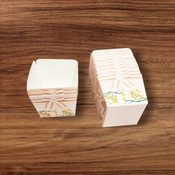 Square Design Cup Cake Linear