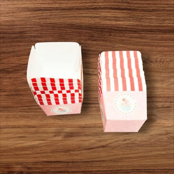 Square Design Cup Cake Linear